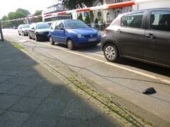 und der Gehweg und der Fahrradweg waren ebenfalls betroffen.