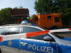 Bereits kurz nach dem Unfall war die Polizei anwesend und die ersten Reparaturen wurden bereits vorgenommen (hier: Sollbrüggenstraße).