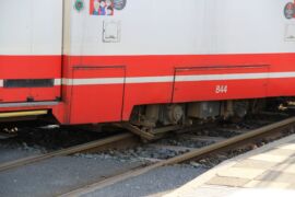 Eine Detailaufnahme des entgleisten Drehgestells: