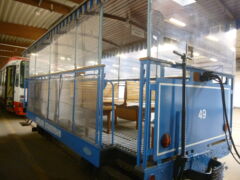 Am 10.04.2015 stand der Blaue Enzian (TW 93) zusammen gekuppelt mit dem Sommer-Beiwagen 49.